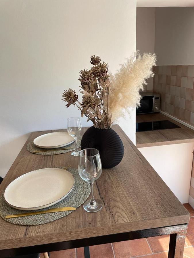 Leone Apartments With Free Parking Pula Buitenkant foto