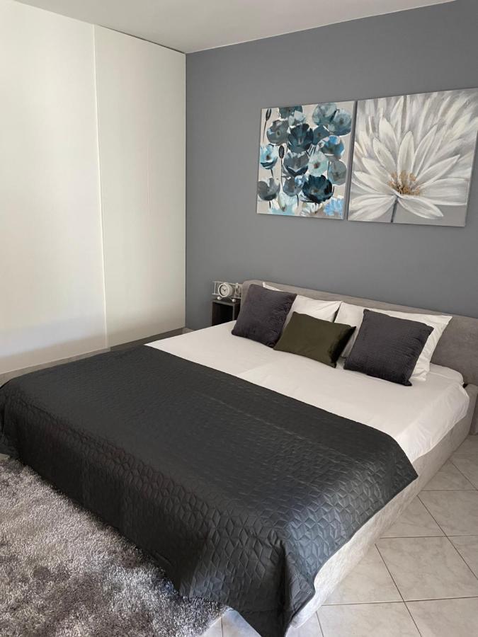 Leone Apartments With Free Parking Pula Buitenkant foto