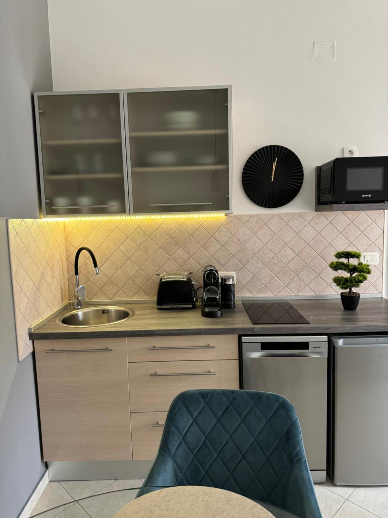 Leone Apartments With Free Parking Pula Buitenkant foto