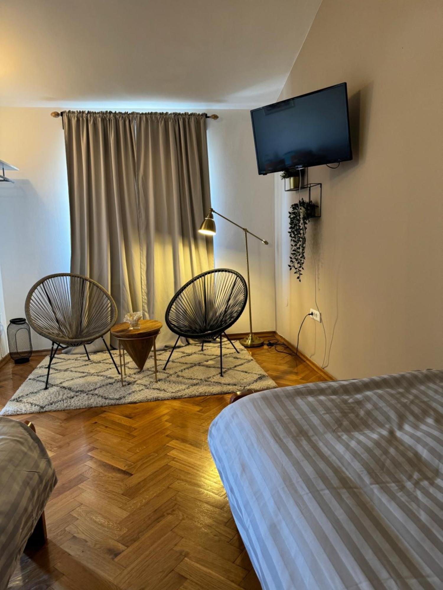 Leone Apartments With Free Parking Pula Buitenkant foto